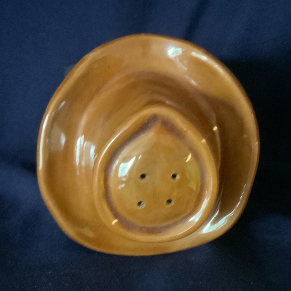 Vintage HOLT HOWARD Cowboy Western Clay Ceramic 6.5” Shaker. - Picture 5 of 6